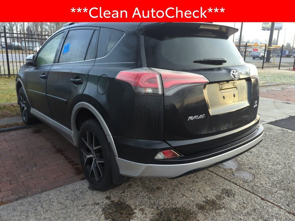 Used 2016 Toyota RAV4 SE image 4