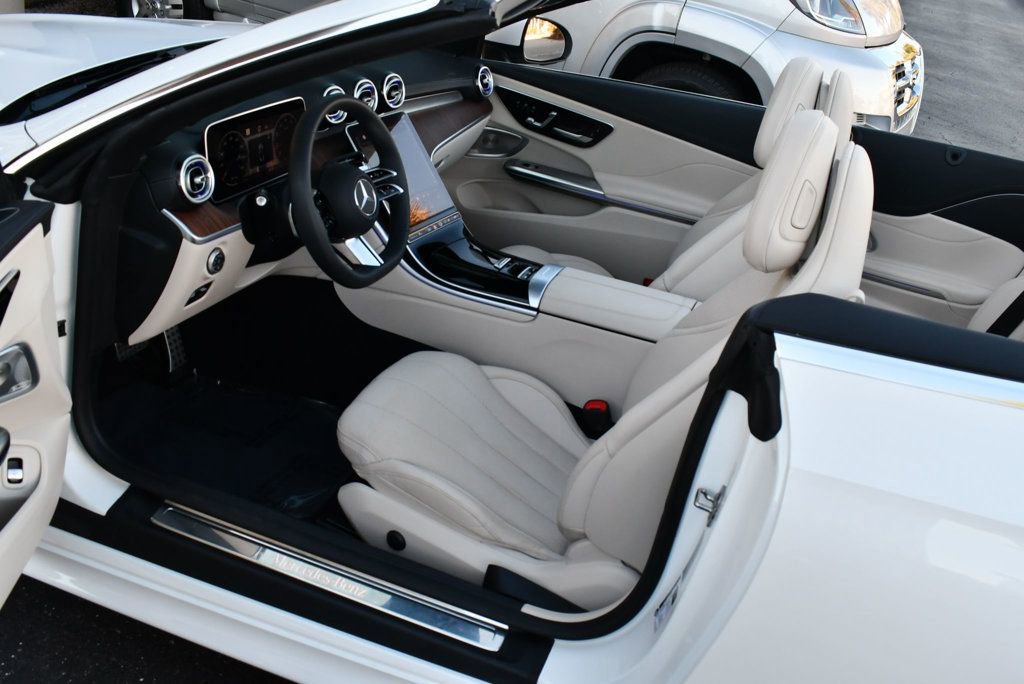 Used 2025 Mercedes-Benz CLE 300 4MATIC Cabriolet image 54