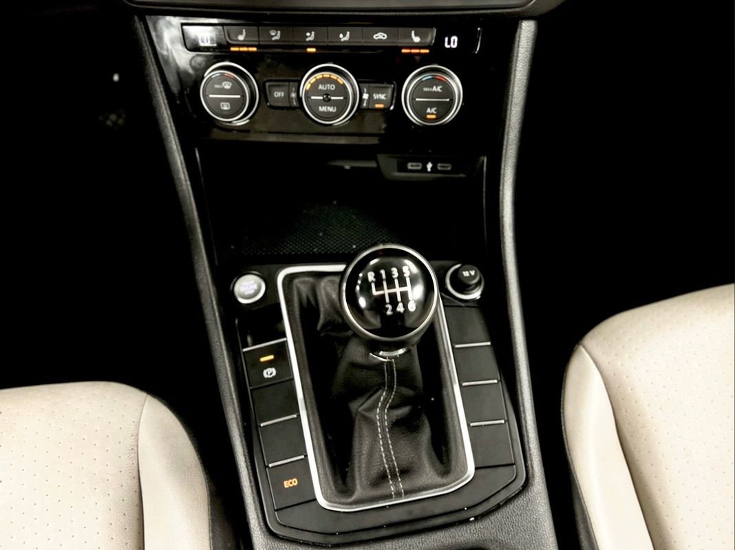 Used 2020 Volkswagen Jetta R-Line FWD image 26