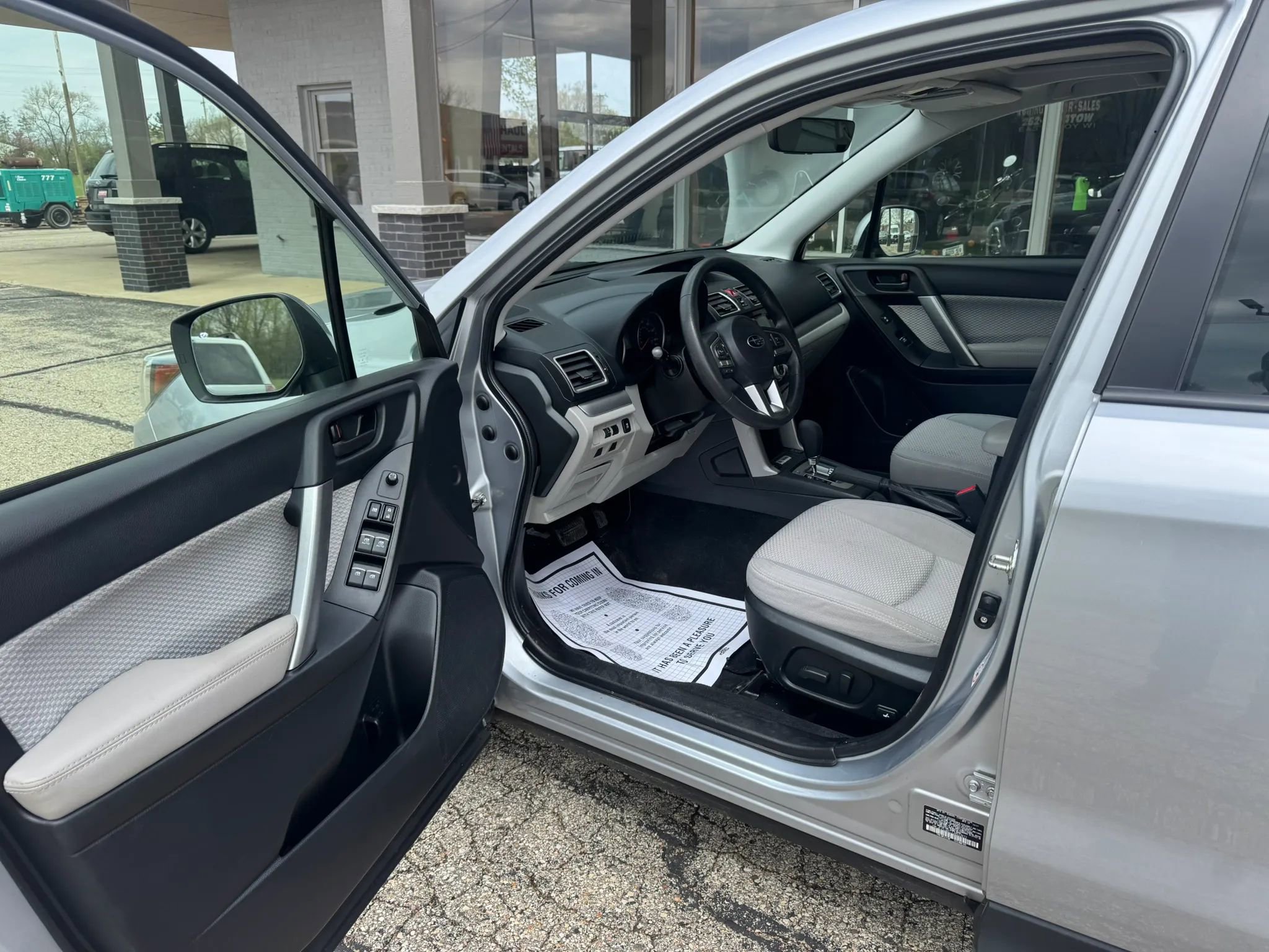 Used 2018 Subaru Forester 2.5i Premium w/ Popular Package #3A AWD/4WD image 9