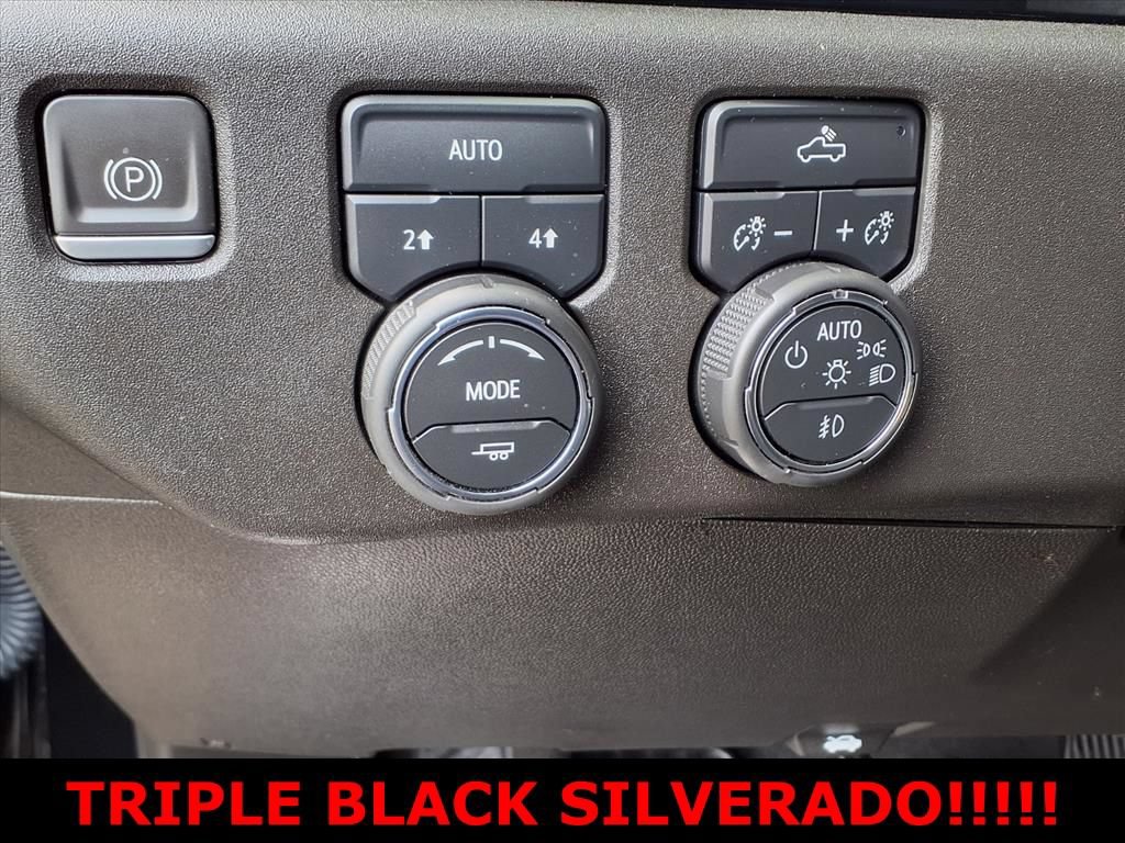 Used 2023 Chevrolet Silverado 1500 RST AWD/4WD image 15