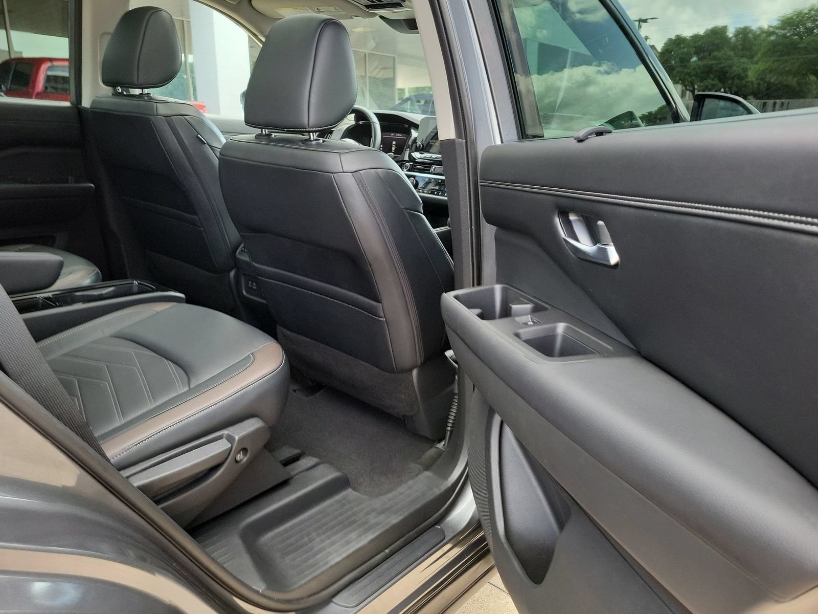 Used 2023 Nissan Pathfinder Platinum AWD/4WD image 27