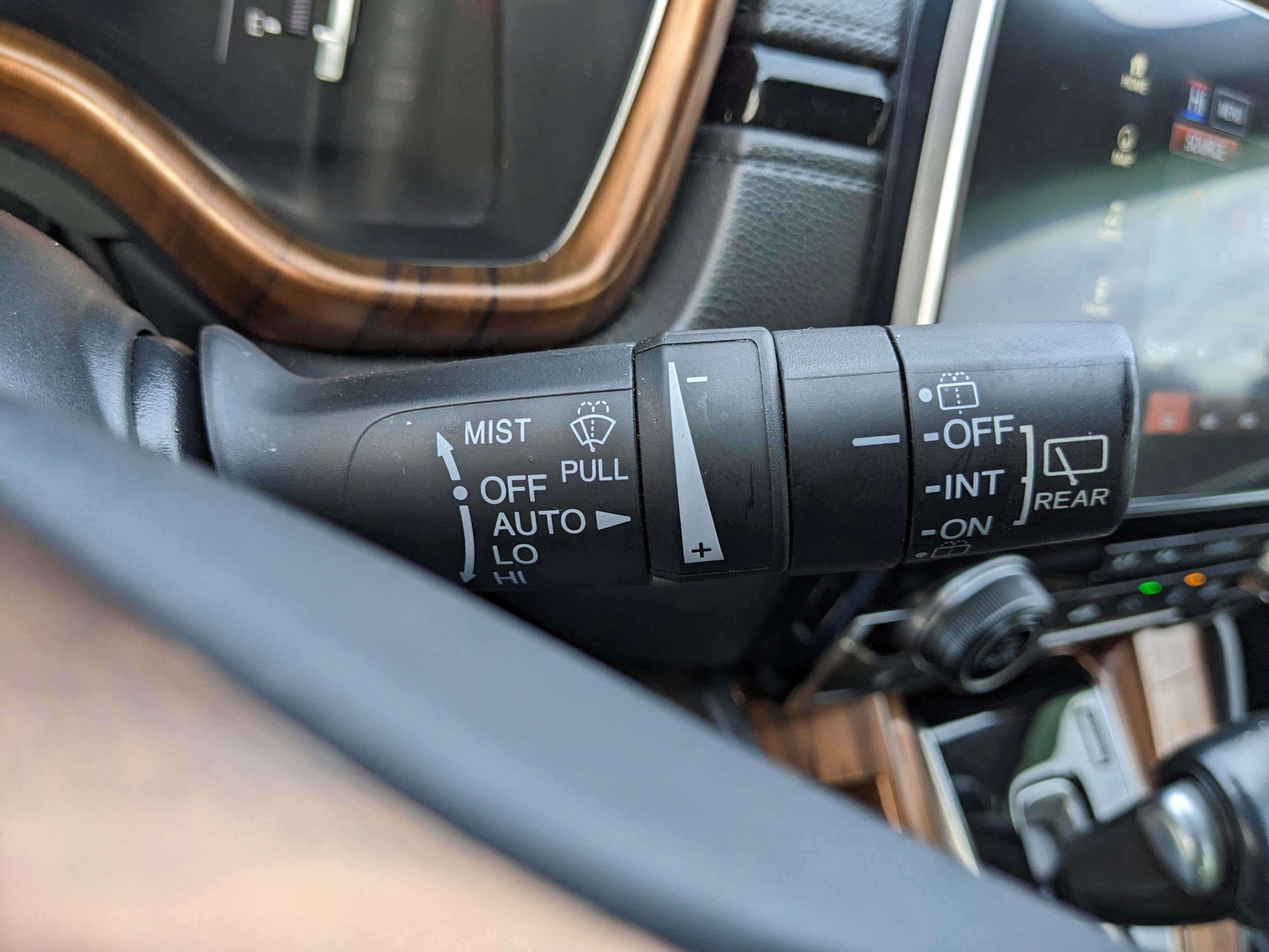 Used 2020 Honda CR-V Touring image 34