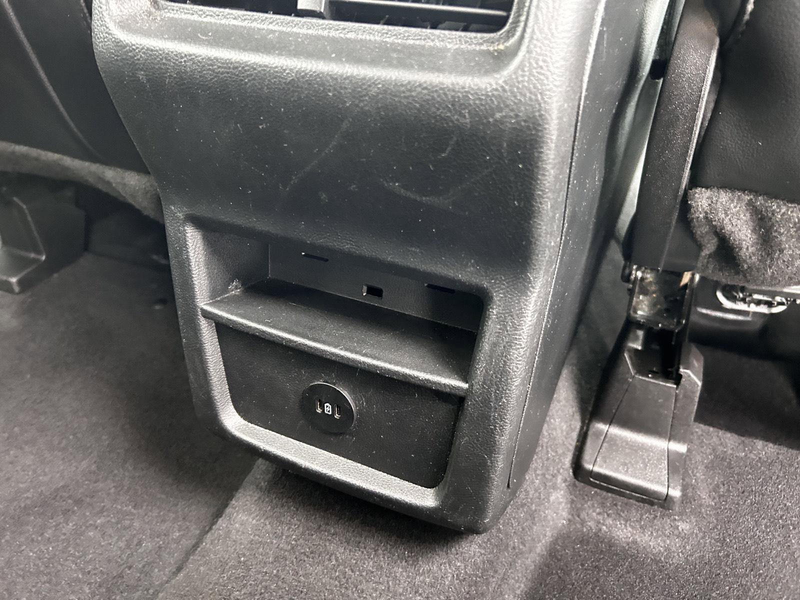 Used 2024 Ford Edge SEL image 17