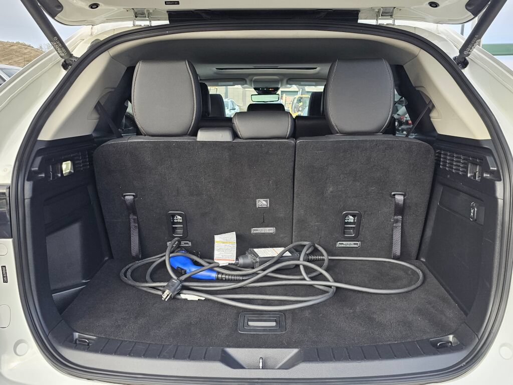 Certified 2024 MAZDA CX-90 Plug-In Hybrid w/ Preferred AWD/4WD image 29