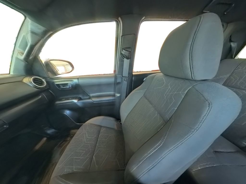 Used 2016 Toyota Tacoma TRD Off-Road image 26