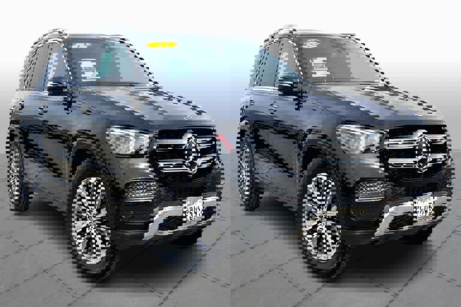 Used 2023 Mercedes-Benz GLE 350 4MATIC image 2