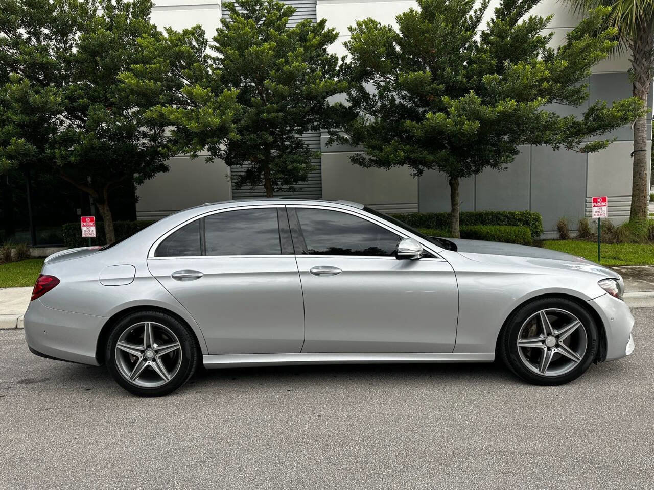 Used 2017 Mercedes-Benz E 300 image 8