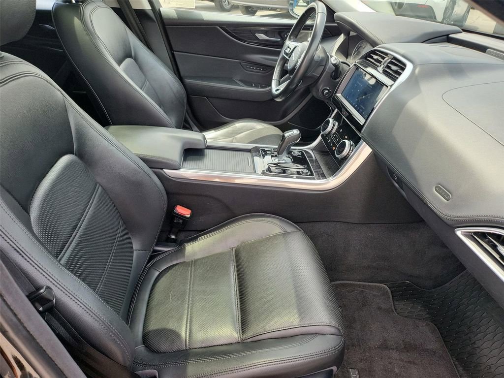 Used 2020 Jaguar XE S RWD image 21