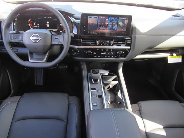 New 2026 Nissan Pathfinder SL image 12