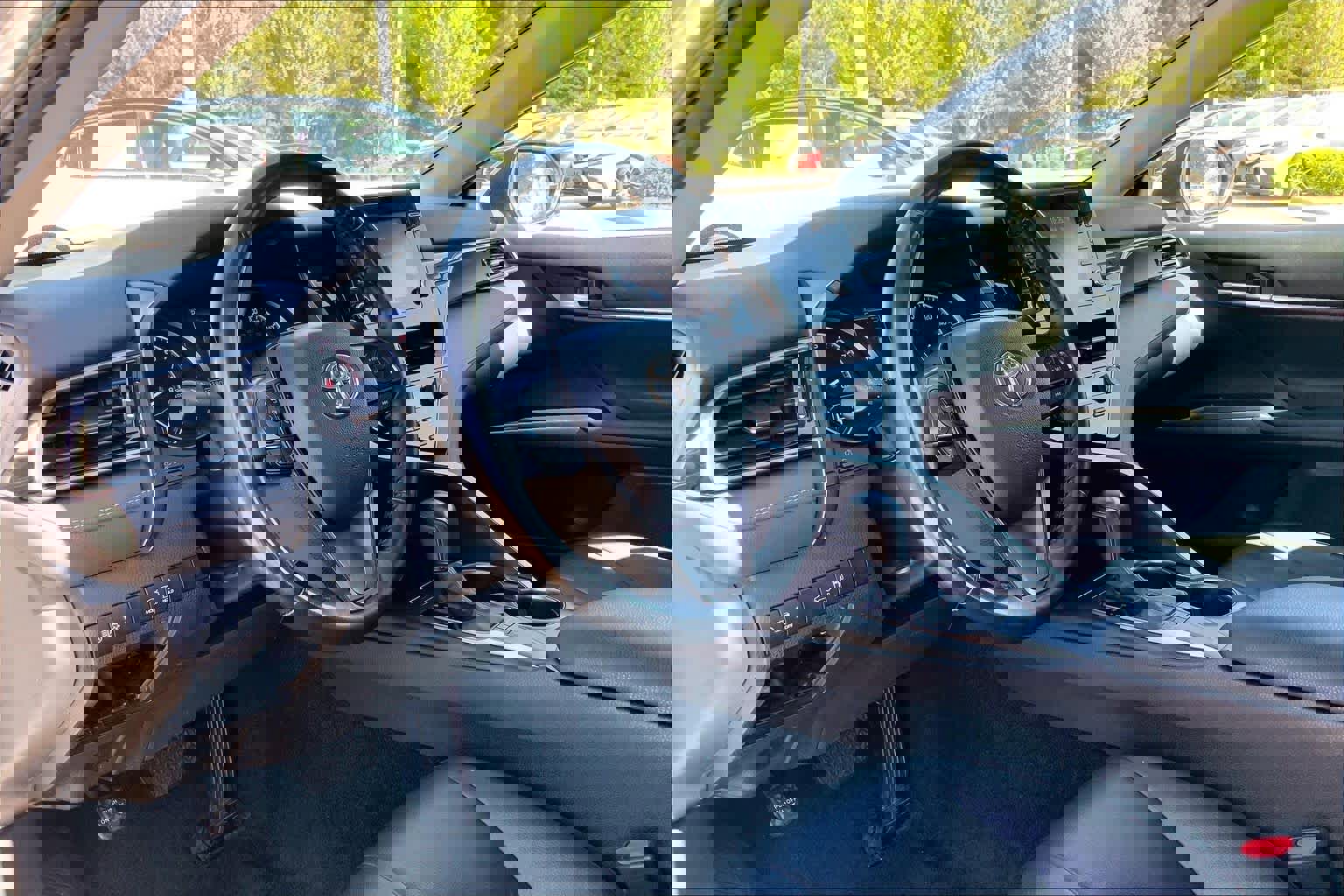 Used 2024 Toyota Camry SE FWD image 18