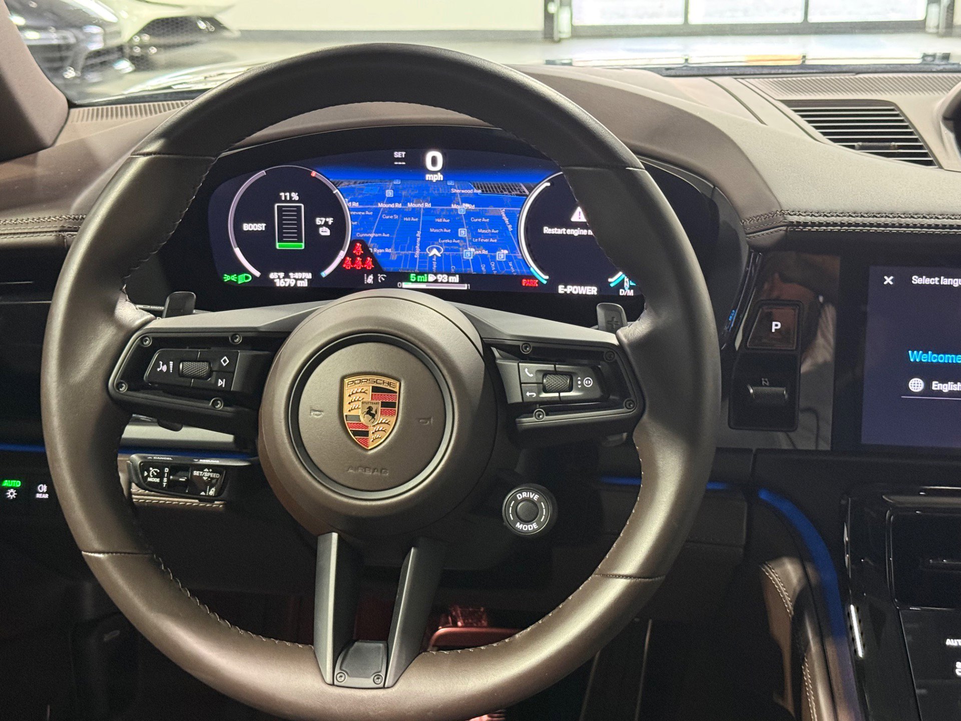 Used 2025 Porsche Panamera 4 image 30