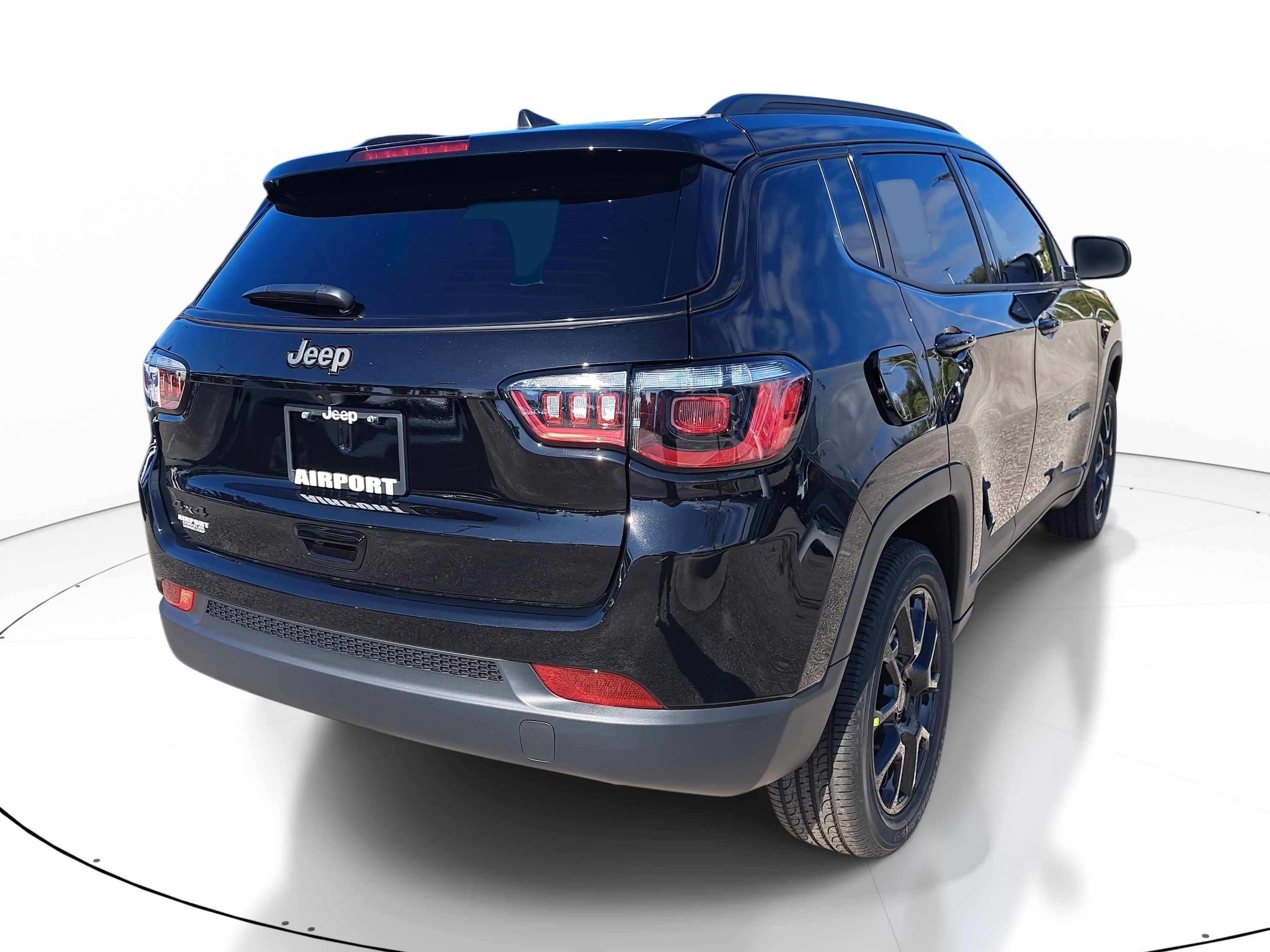 New 2026 Jeep Compass Latitude image 4