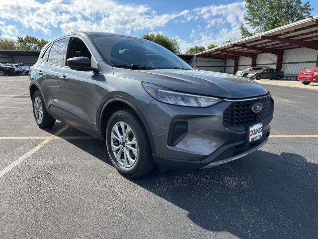 Used 2023 Ford Escape Active image 4