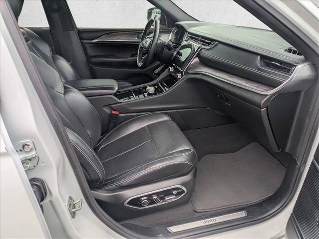 Used 2021 Jeep Grand Cherokee L Overland w/ Luxury Tech Group IV AWD/4WD image 19