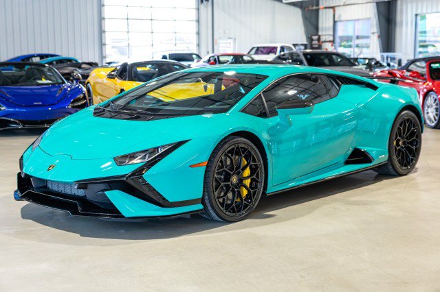 Used 2023 Lamborghini Huracan Tecnica RWD image 2