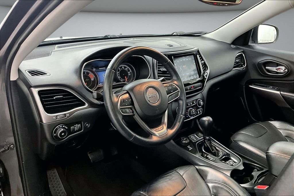 Used 2019 Jeep Cherokee Limited AWD/4WD image 17