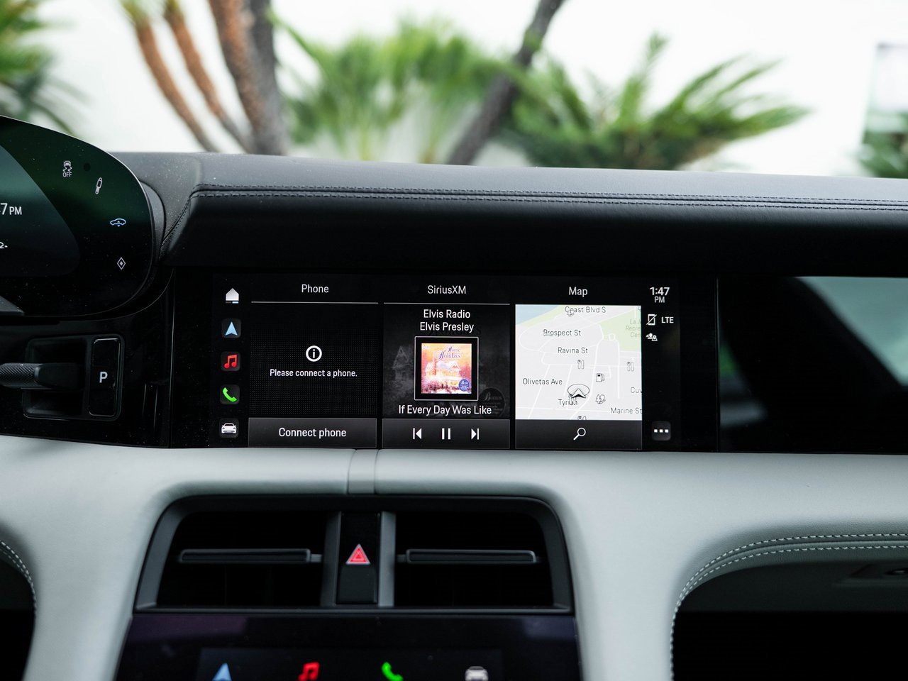 Used 2020 Porsche Taycan 4S image 32