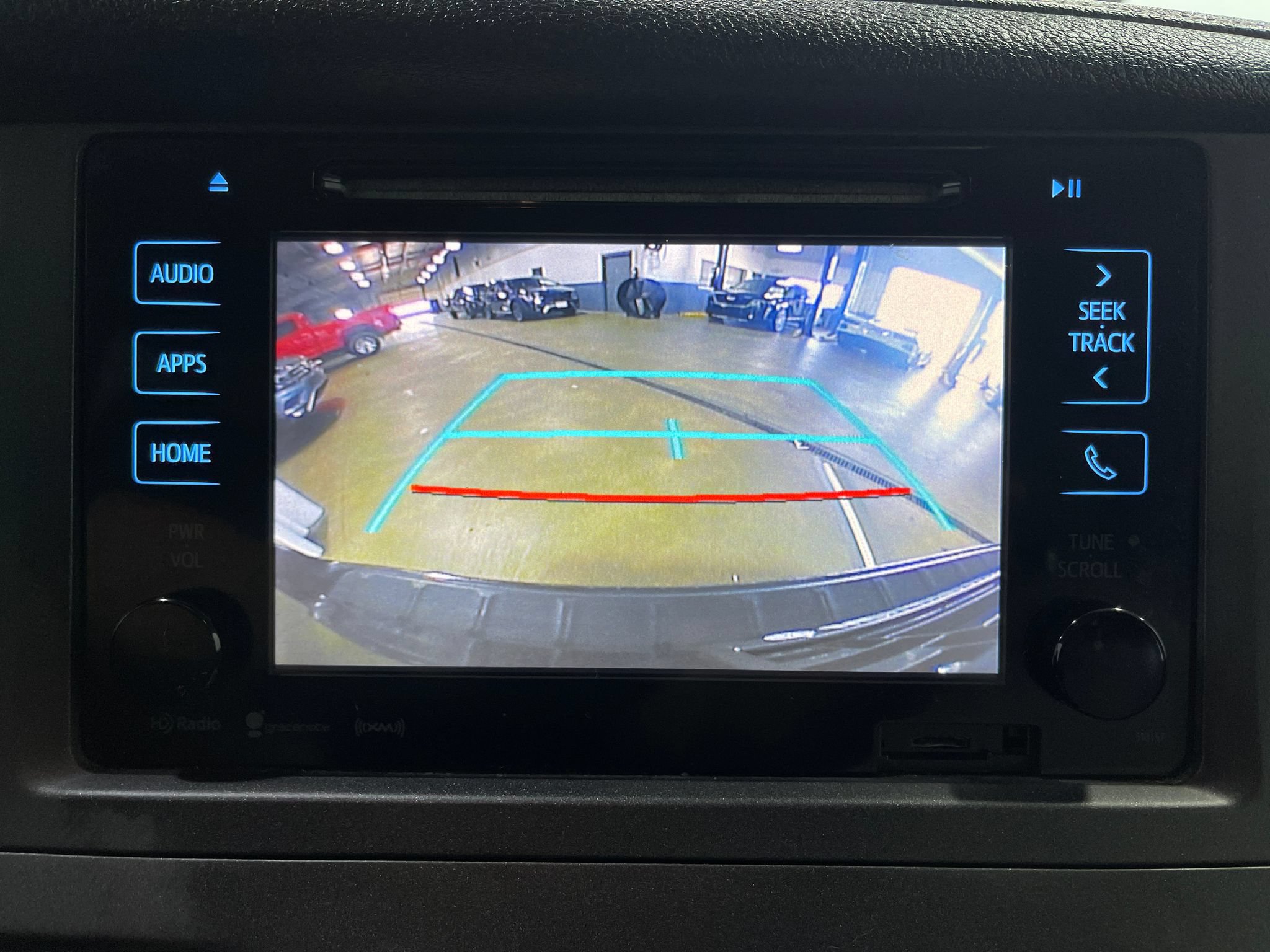 Used 2017 Toyota Sienna XLE w/ XLE Navigation Package FWD image 11