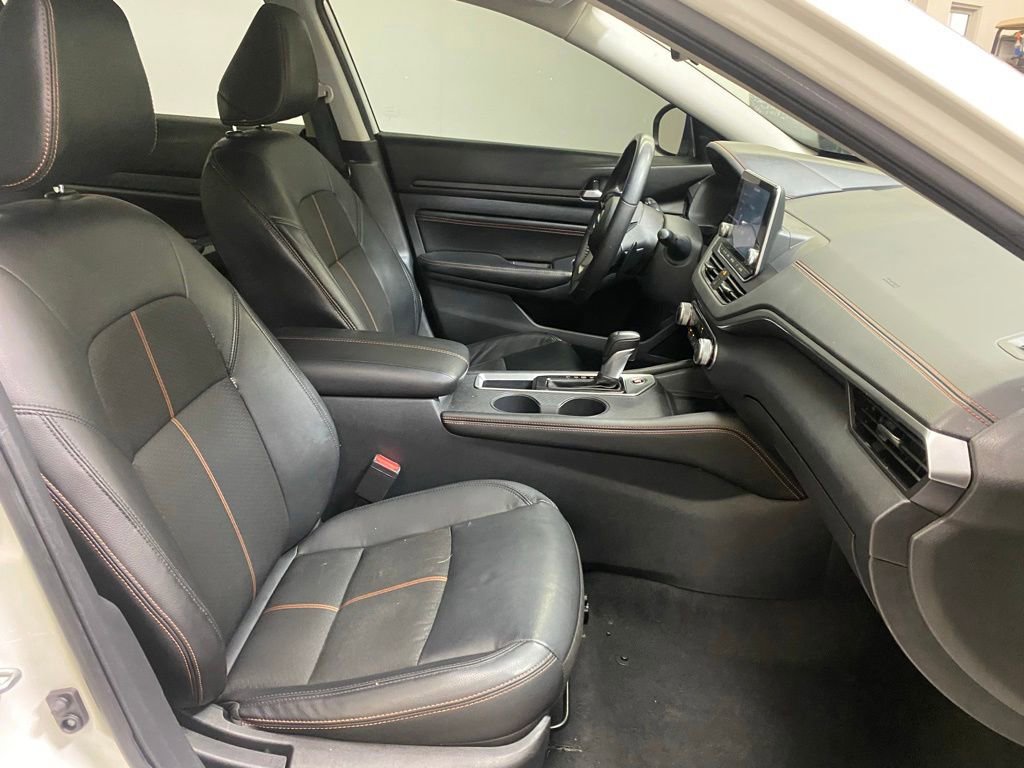 Used 2021 Nissan Altima 2.0 SR FWD image 11