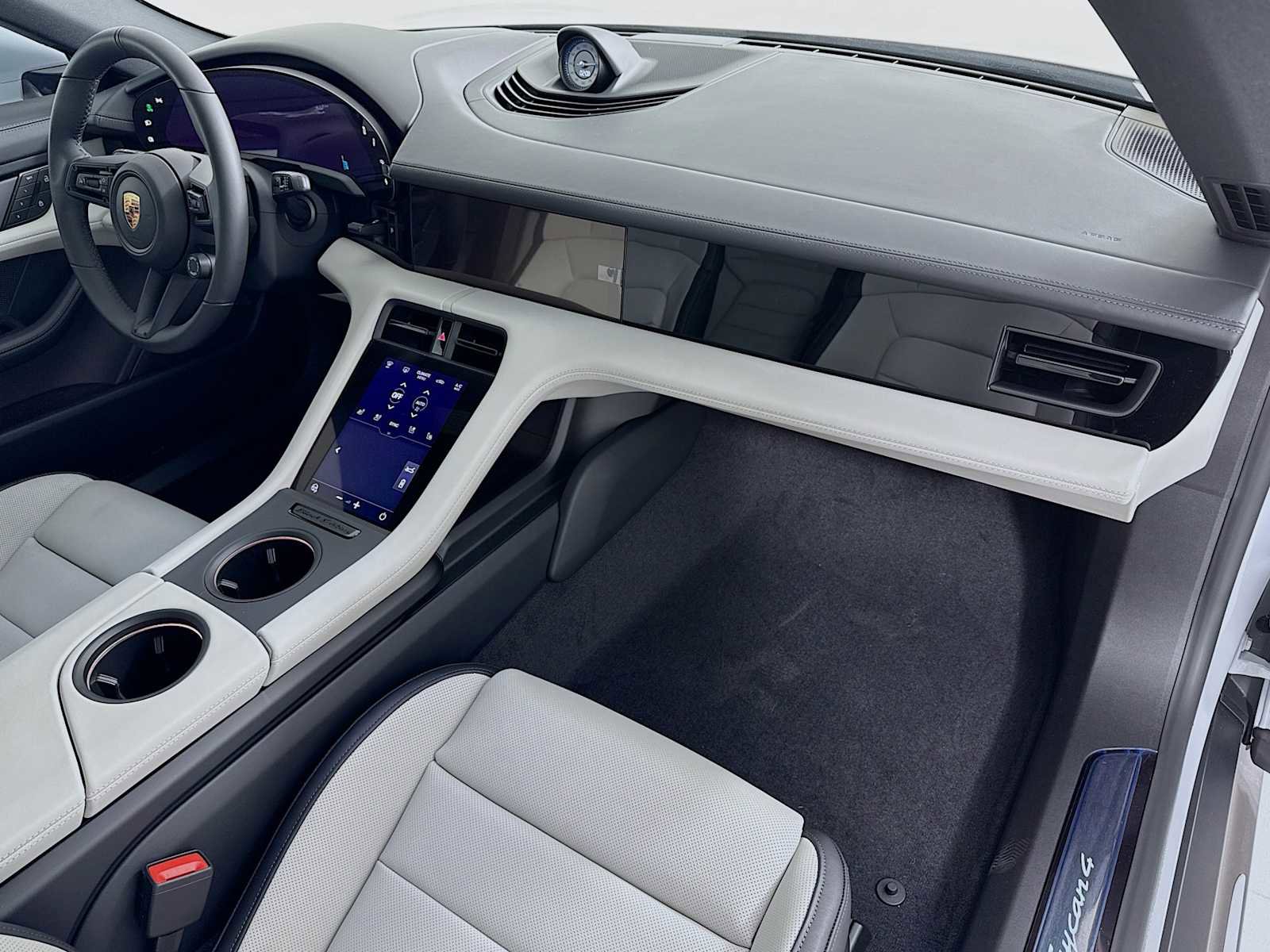 New 2026 Porsche Taycan AWD/4WD image 31