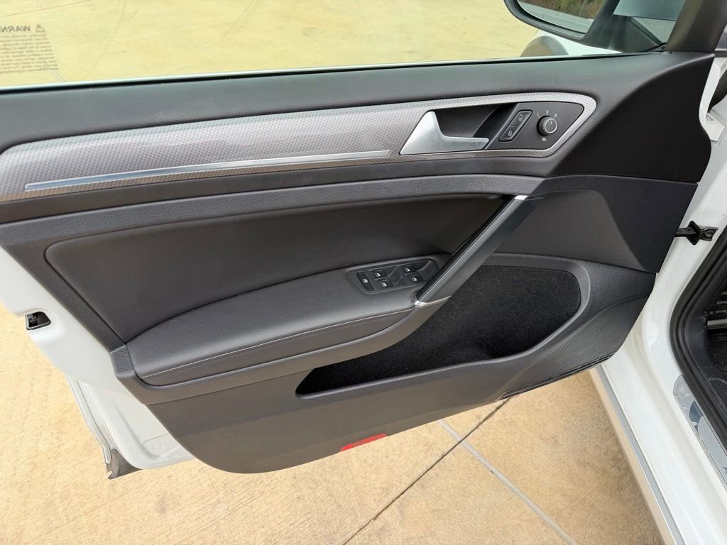 Used 2019 Volkswagen Golf Alltrack S image 14