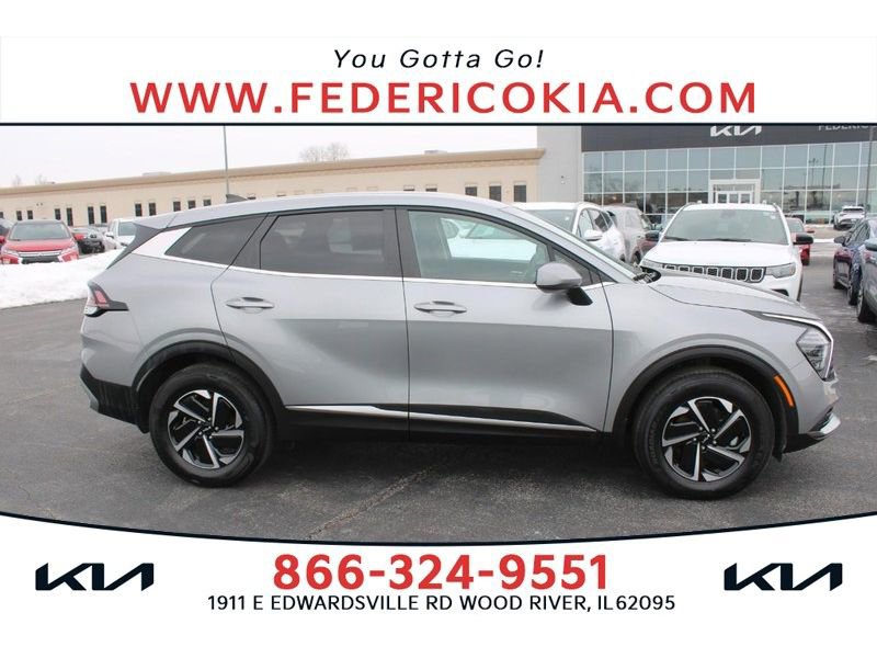 Used 2025 Kia Sportage LX image 1