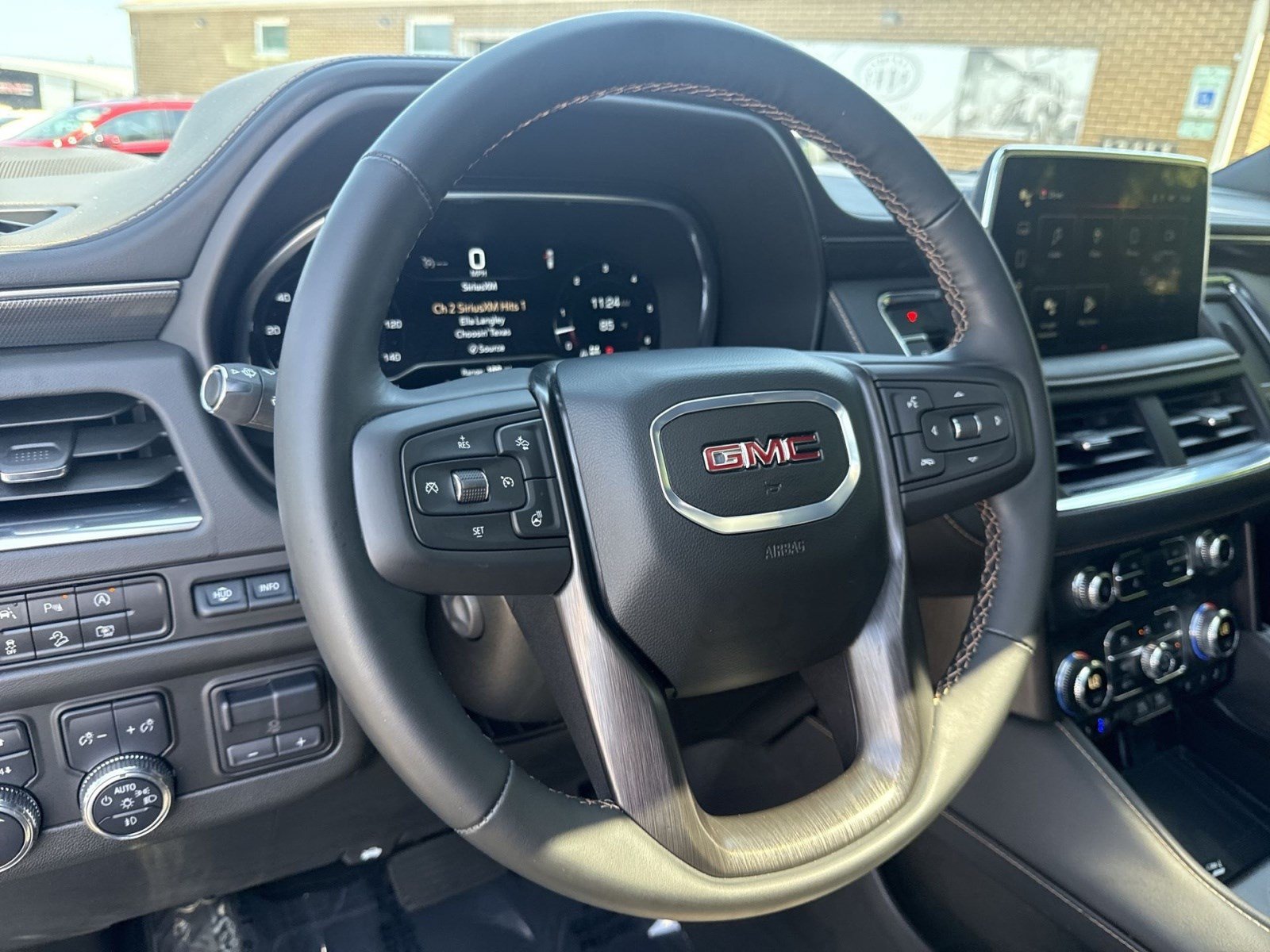 Used 2024 GMC Yukon AT4 w/ Technology Package AWD/4WD image 16