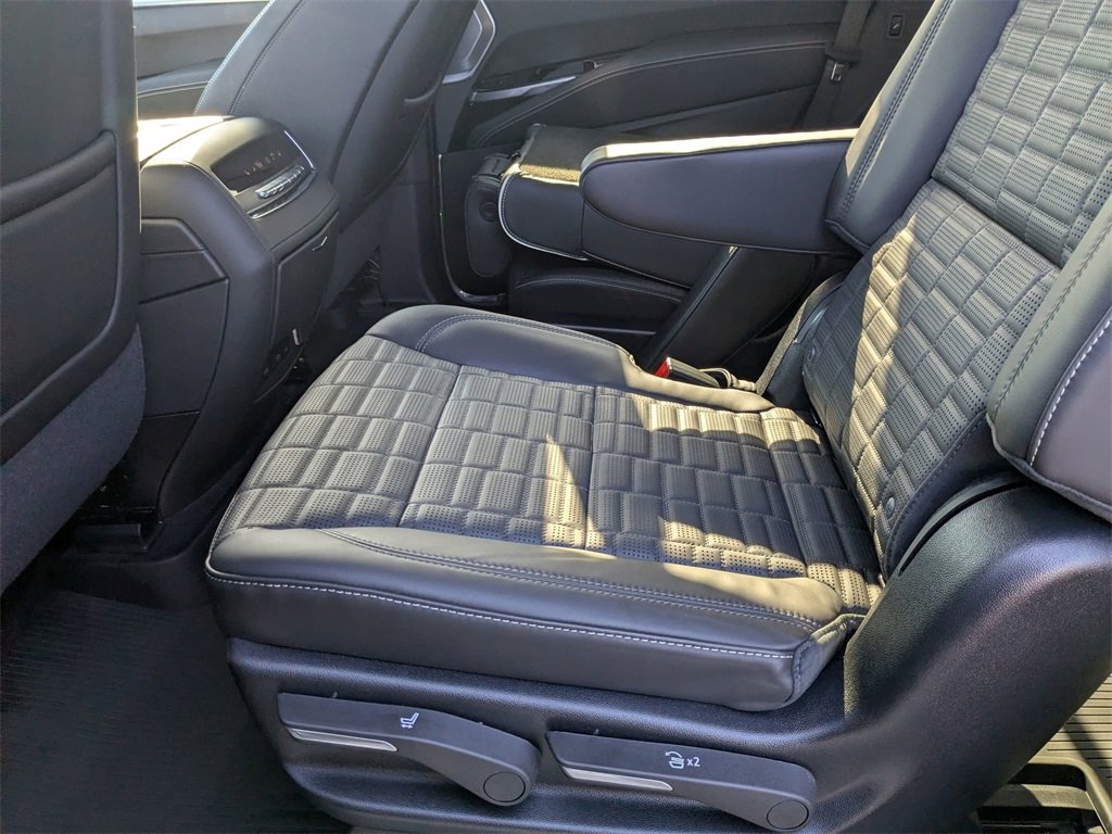 Certified 2025 Cadillac Escalade Premium Luxury Platinum image 25