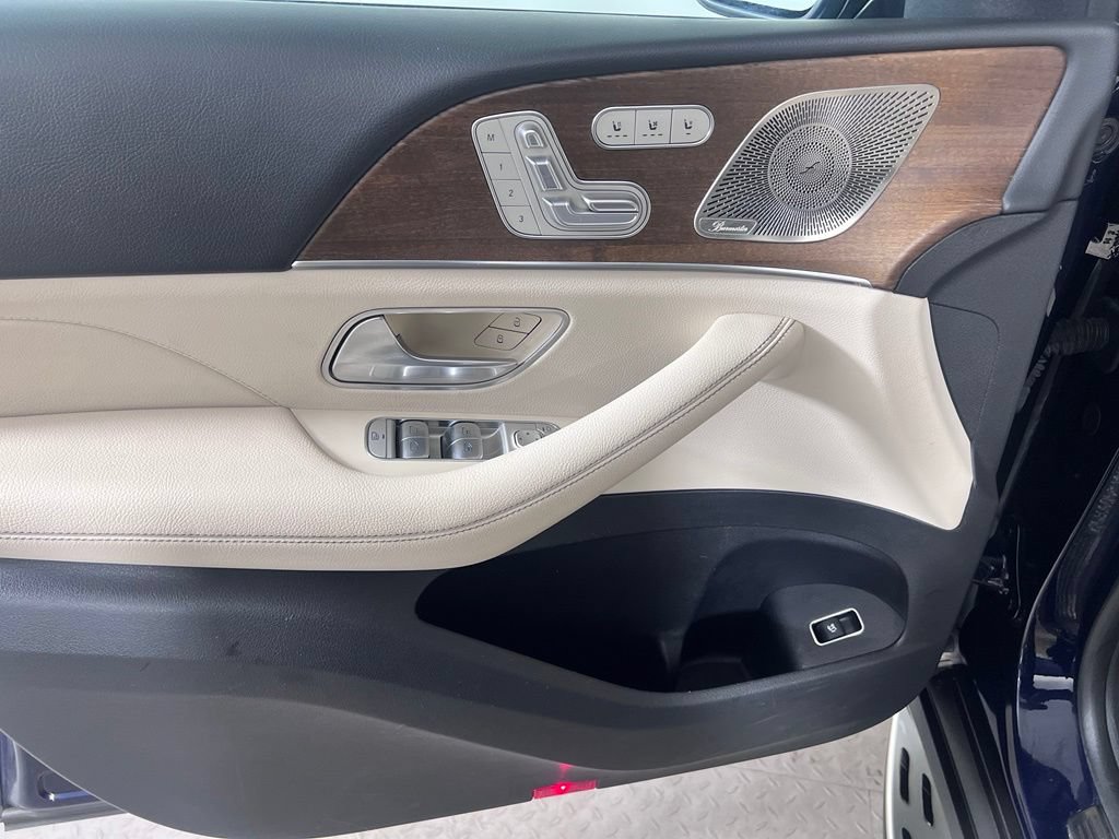 Used 2021 Mercedes-Benz GLS 450 4MATIC image 30