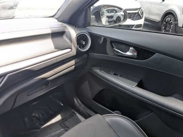 Certified 2023 Kia Forte GT-Line FWD image 17