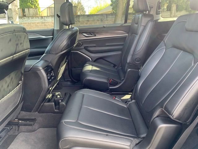 Used 2022 Jeep Grand Cherokee L Limited w/ Luxury Tech Group II image 17