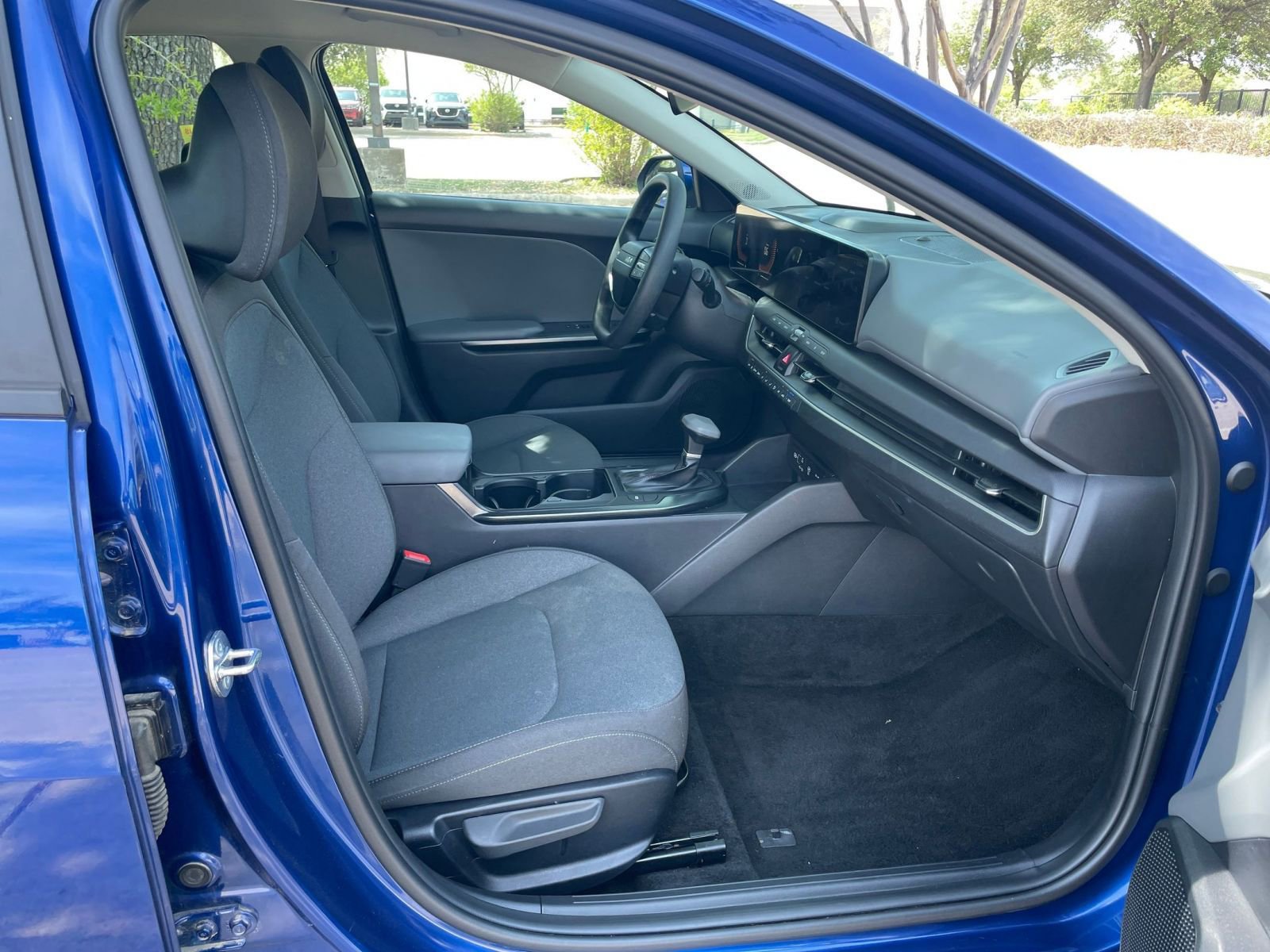 Used 2025 Kia K4 FWD image 39