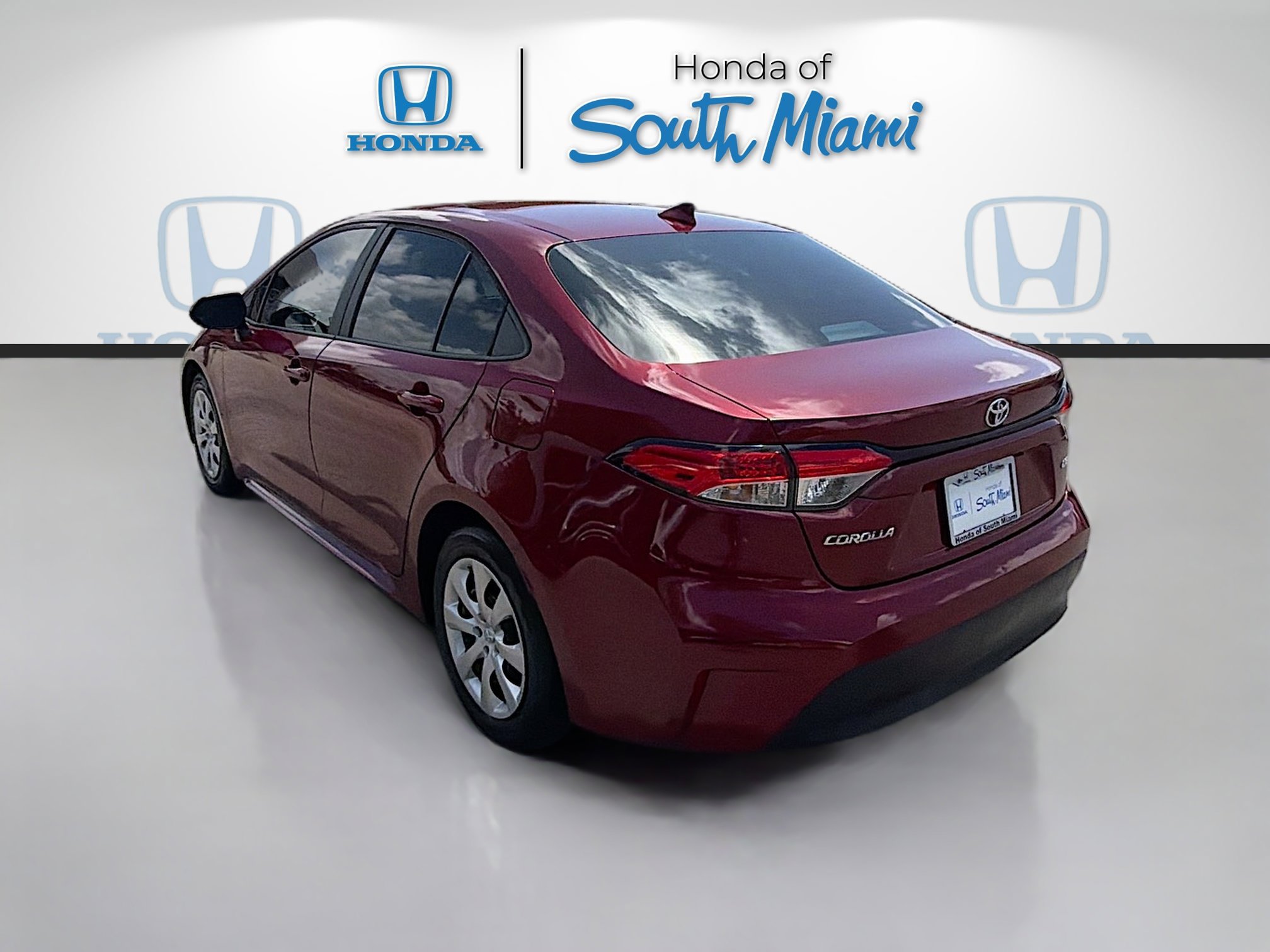 Used 2024 Toyota Corolla LE FWD image 5