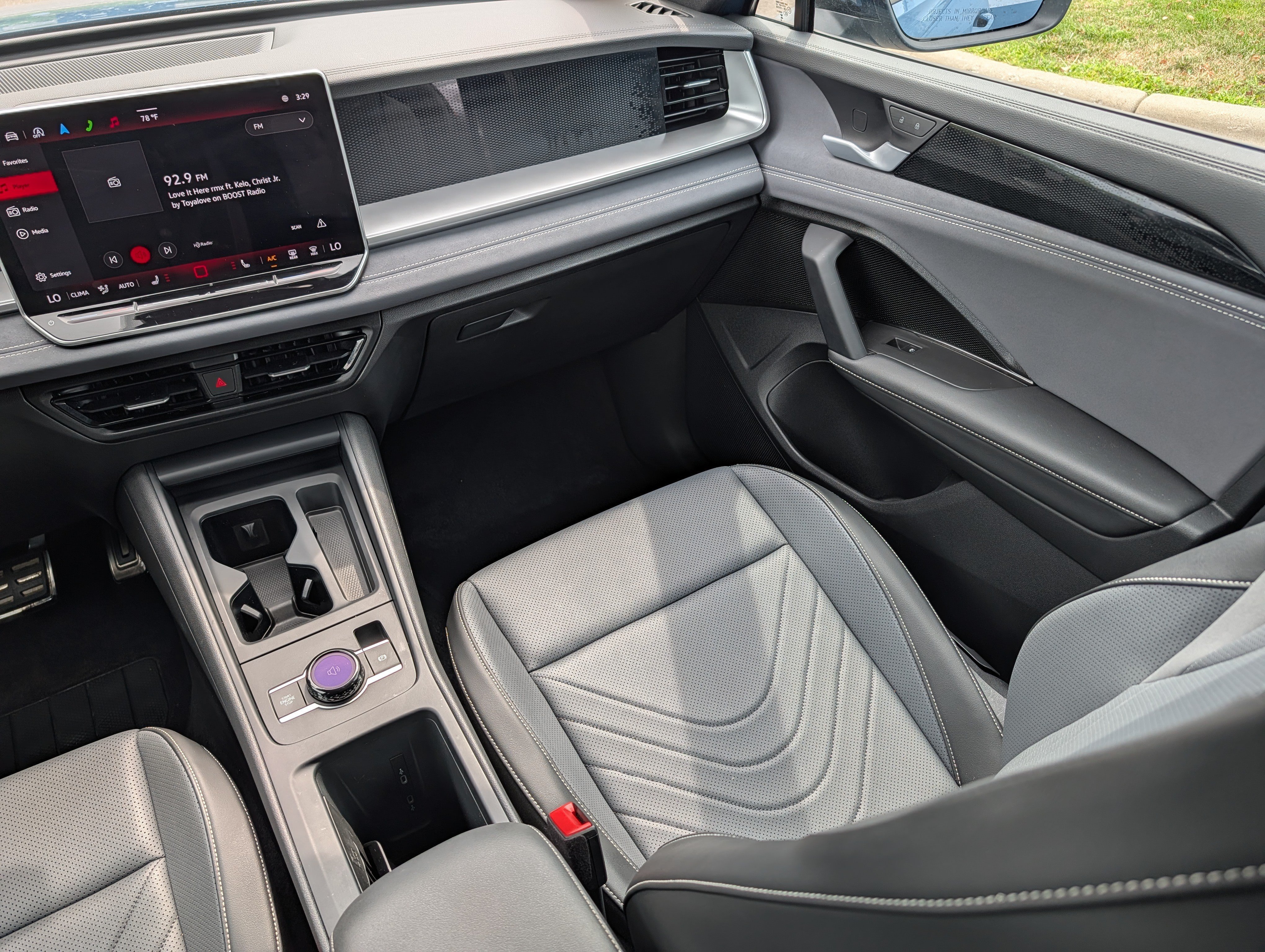 Certified 2025 Volkswagen Tiguan SE R-Line AWD/4WD image 11