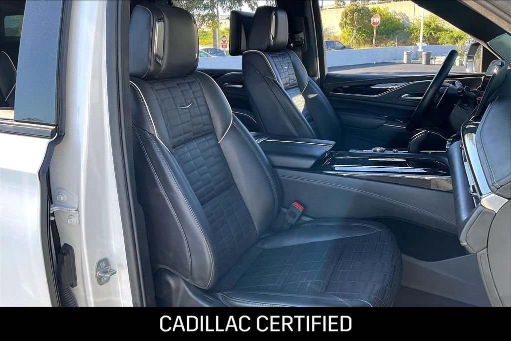Certified 2024 Cadillac Escalade ESV V w/ Heavy-Duty Trailer Package AWD/4WD image 9