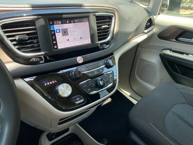Used 2023 Chrysler Voyager LX FWD image 18