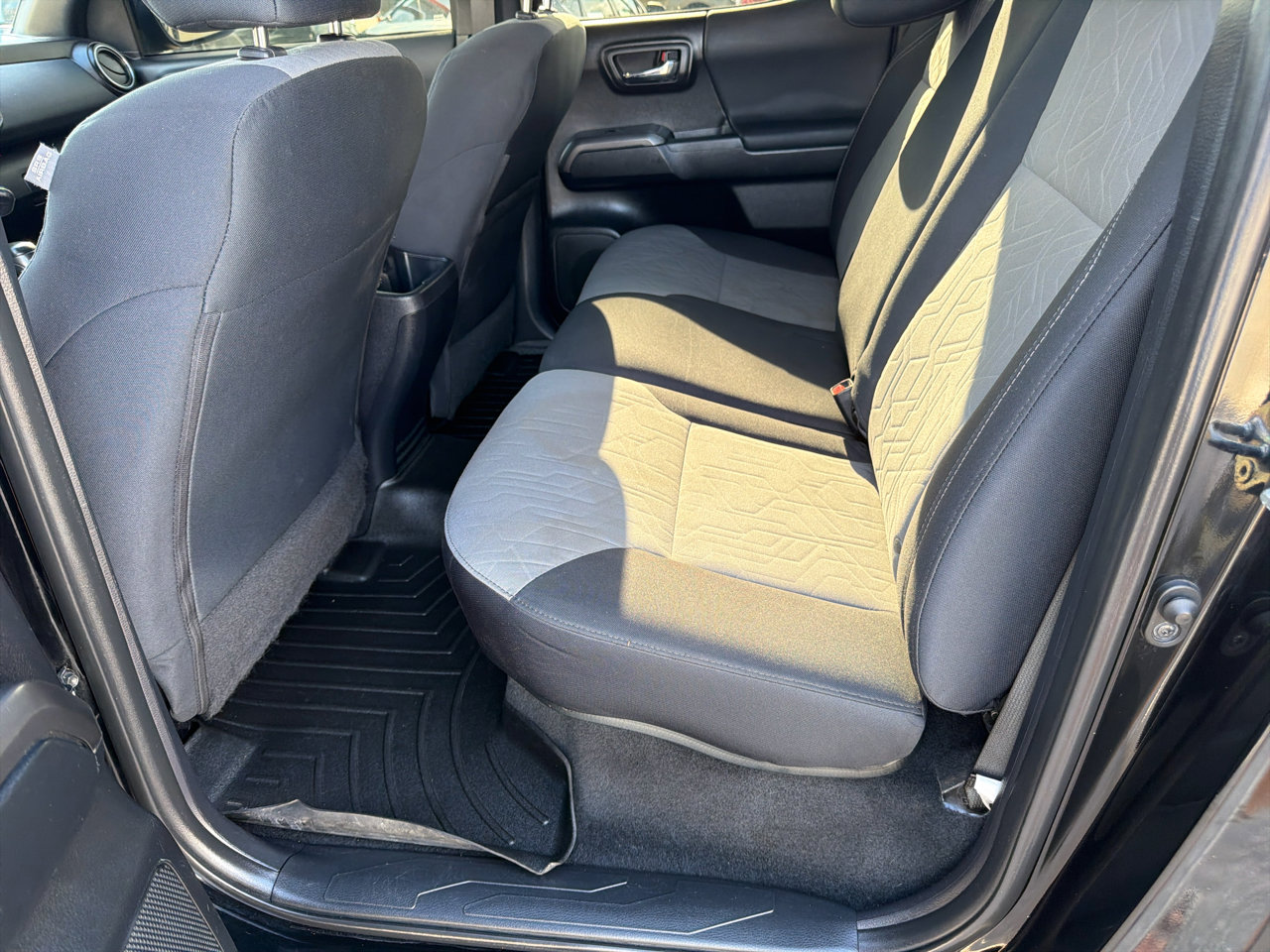 Used 2021 Toyota Tacoma TRD Off-Road w/ Technology Package image 18