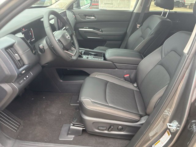 New 2026 Nissan Pathfinder SL w/ SL Premium Package FWD image 9