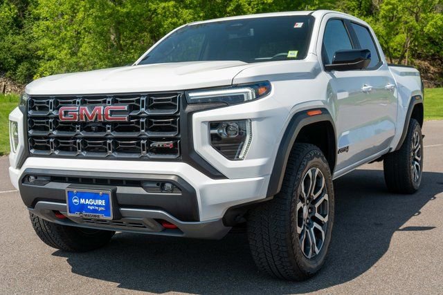 Used 2024 GMC Canyon AT4 w/ AT4 Premium Package AWD/4WD image 2