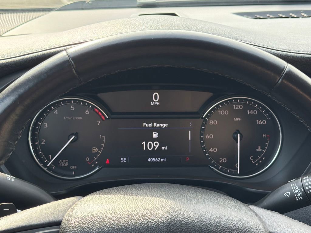 Certified 2022 Cadillac XT4 Luxury w/ Driver Awareness Package FWD image 6