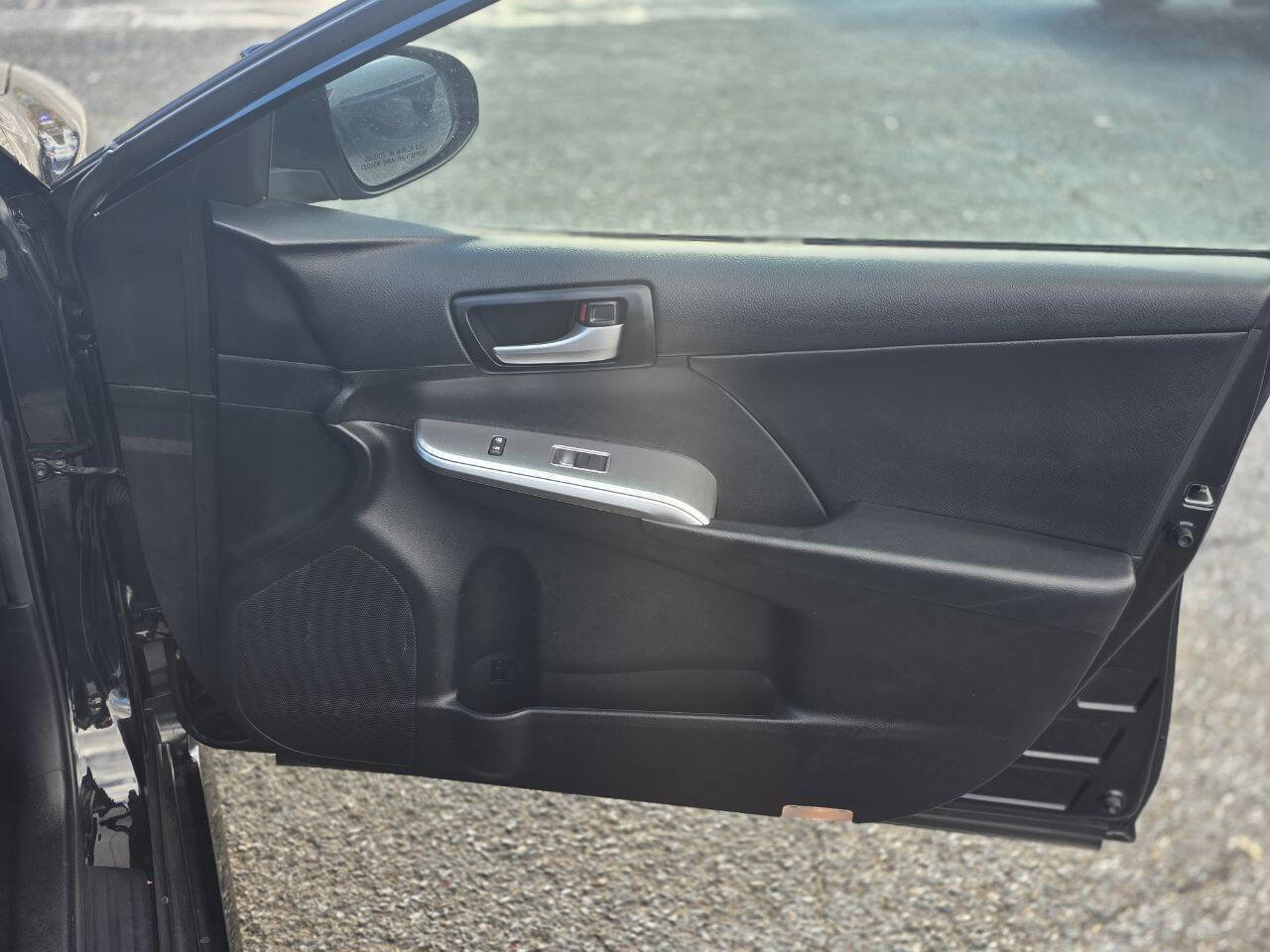 Used 2014 Toyota Camry SE image 11