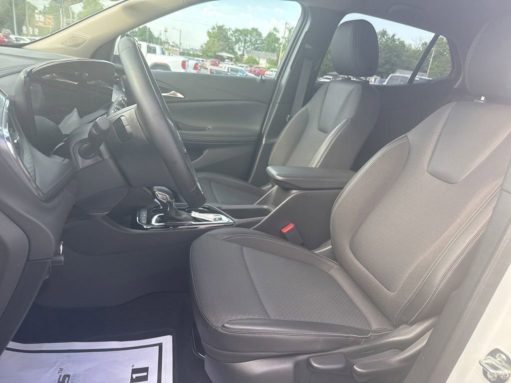Used 2025 Buick Encore GX Preferred AWD/4WD image 15