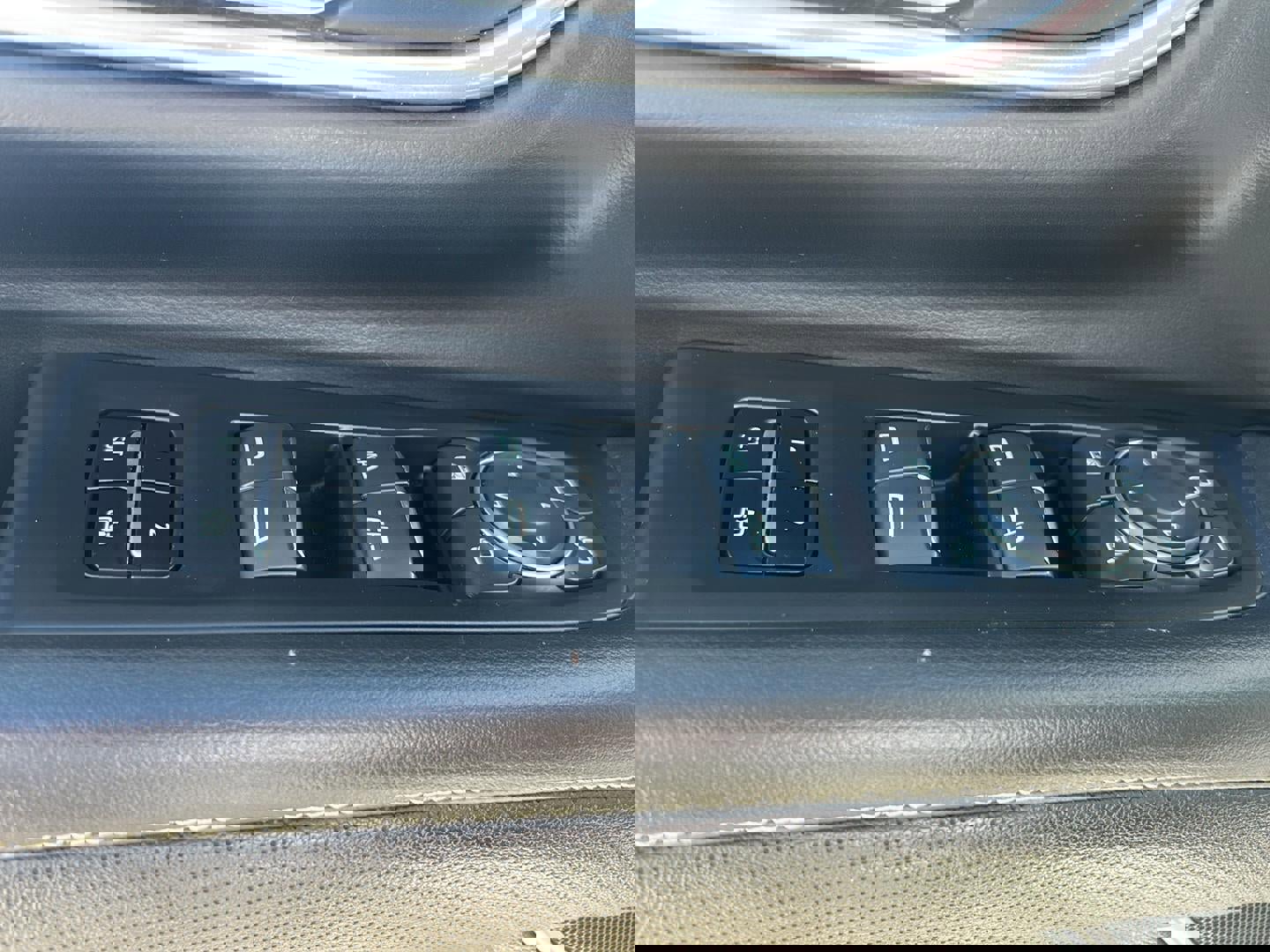 Used 2024 Chevrolet Suburban Premier image 43