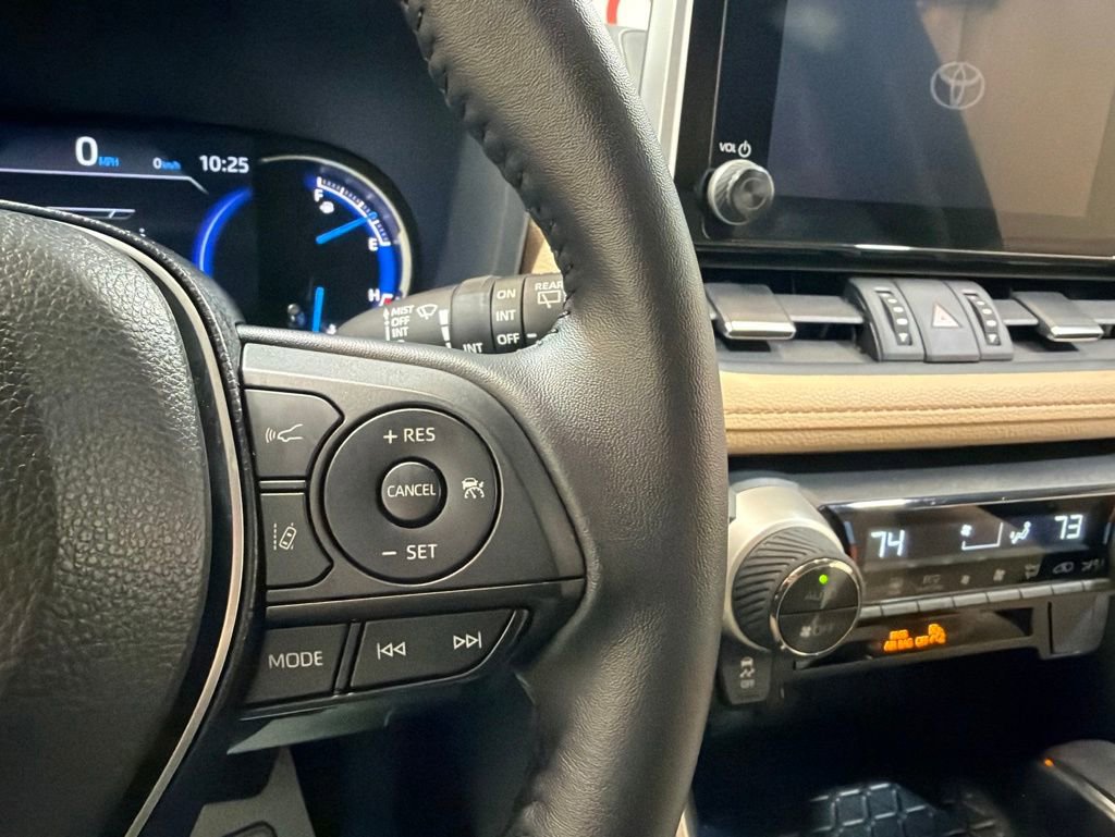 Used 2025 Toyota RAV4 XLE Premium AWD/4WD image 28