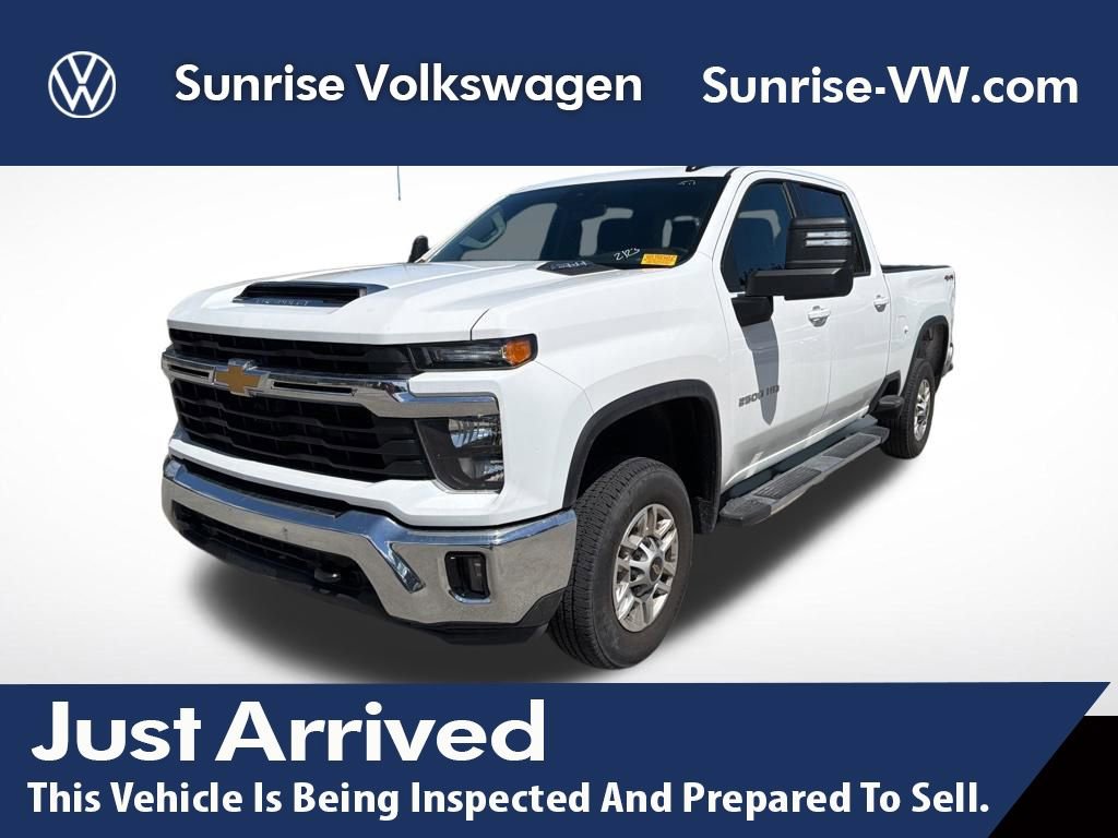 Used 2025 Chevrolet Silverado 2500 LT w/ Convenience Package image 1
