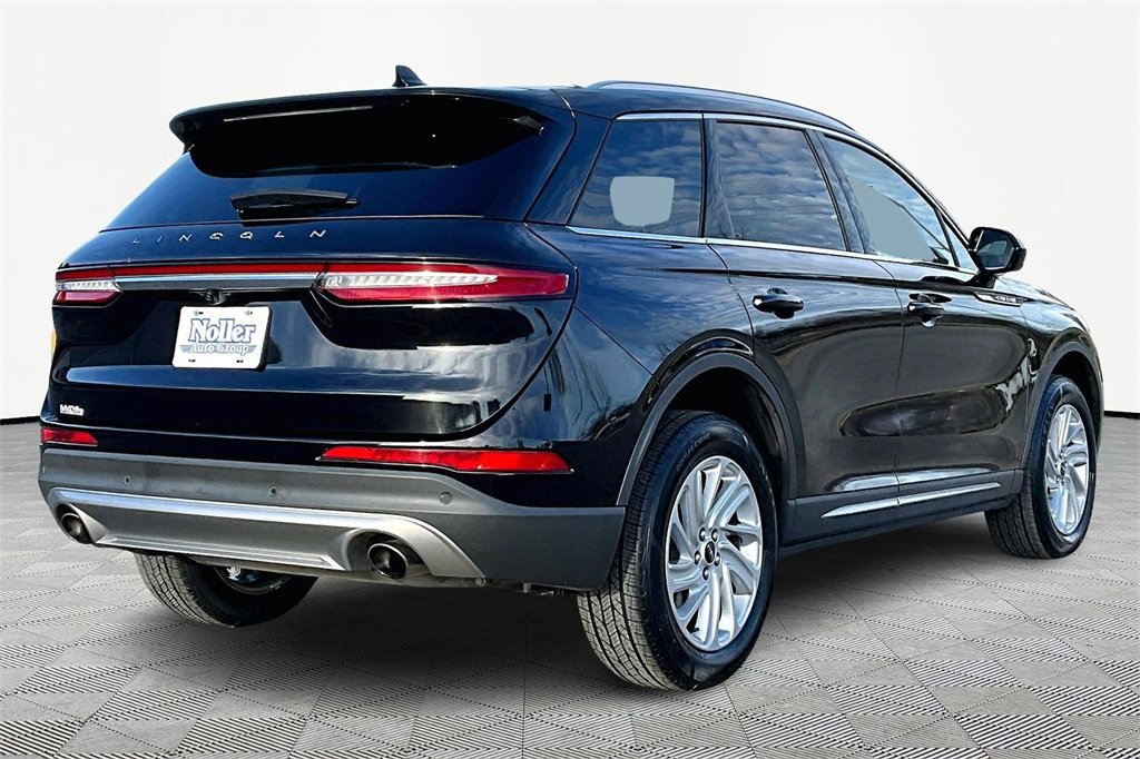 Used 2022 Lincoln Corsair FWD image 2