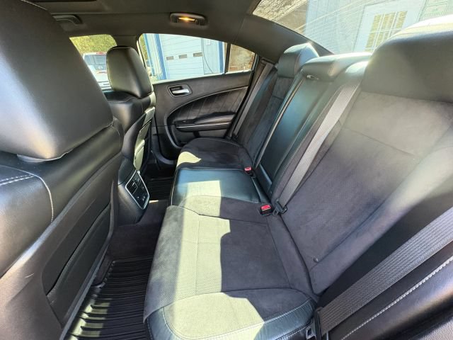 Used 2017 Dodge Charger R/T Scat Pack w/ Technology Group RWD image 17