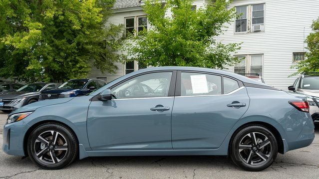 Used 2025 Nissan Sentra SV w/ All-Weather Package FWD image 9