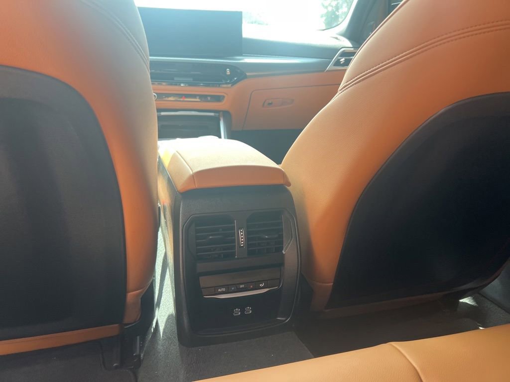 Used 2025 BMW M340i w/ Premium Package RWD image 9